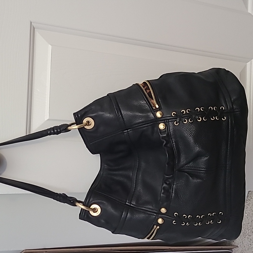 B Makowsky Black Meather Zipper Shoulder Bag